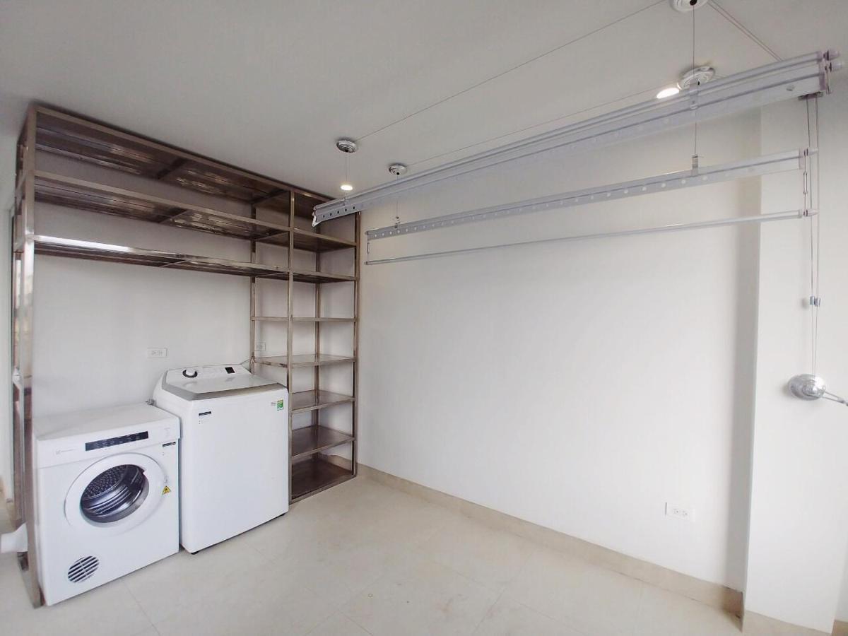 Lyn House - Service Apartment Hoang Quoc Viet Hanoi Exteriör bild