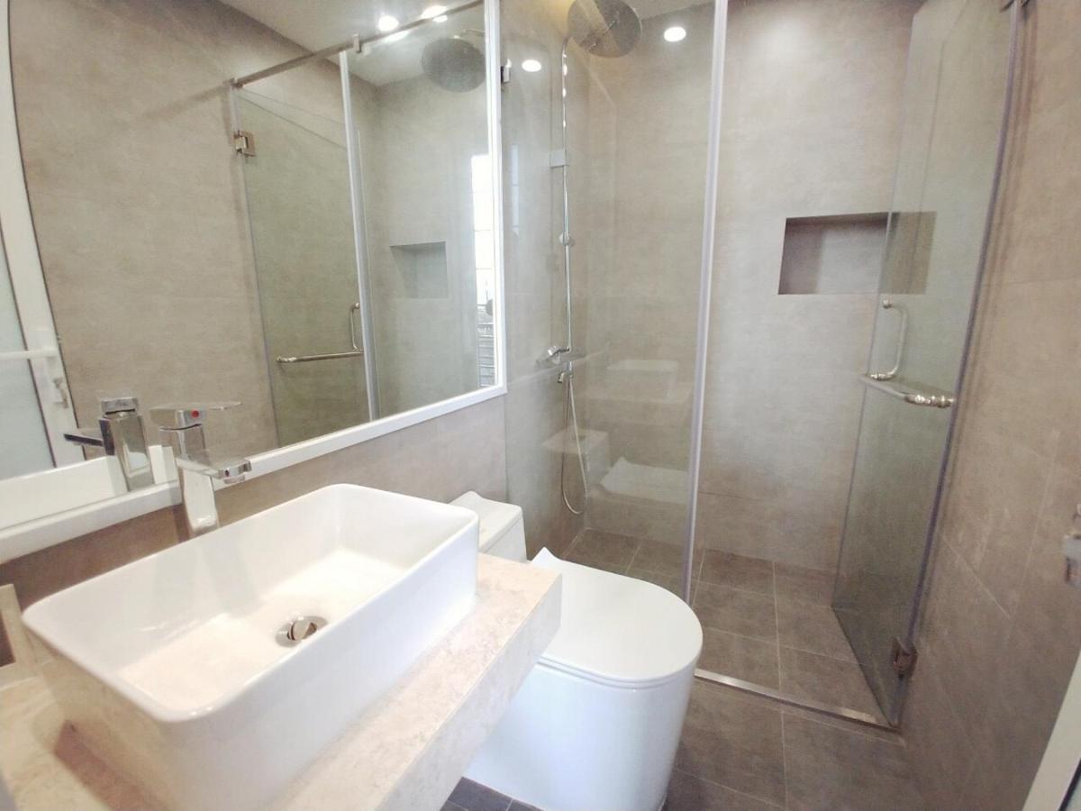 Lyn House - Service Apartment Hoang Quoc Viet Hanoi Exteriör bild