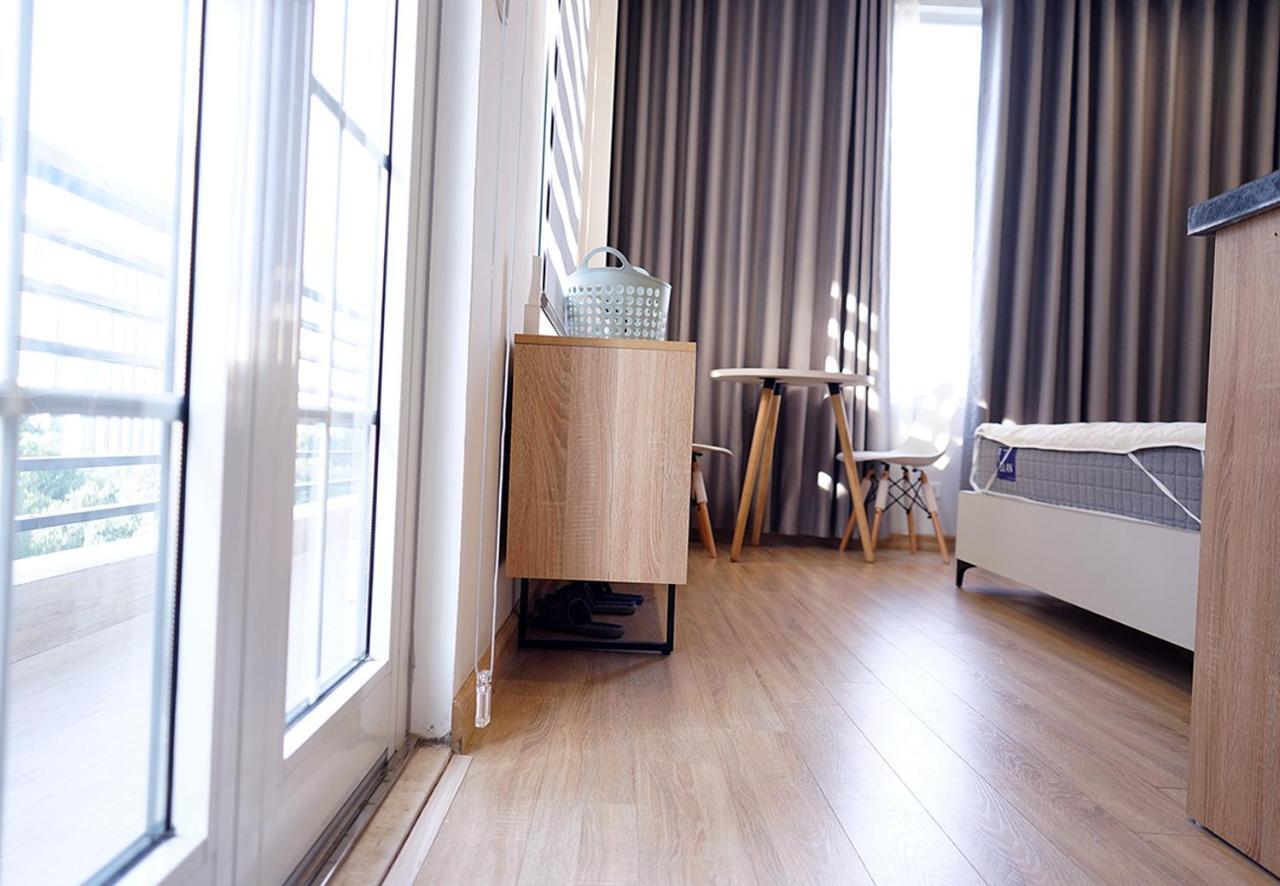 Lyn House - Service Apartment Hoang Quoc Viet Hanoi Exteriör bild