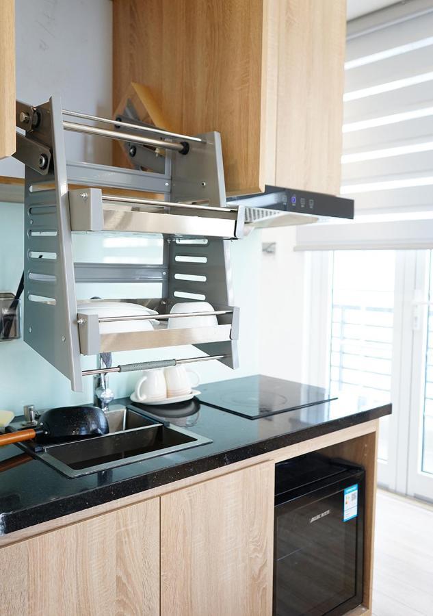 Lyn House - Service Apartment Hoang Quoc Viet Hanoi Exteriör bild