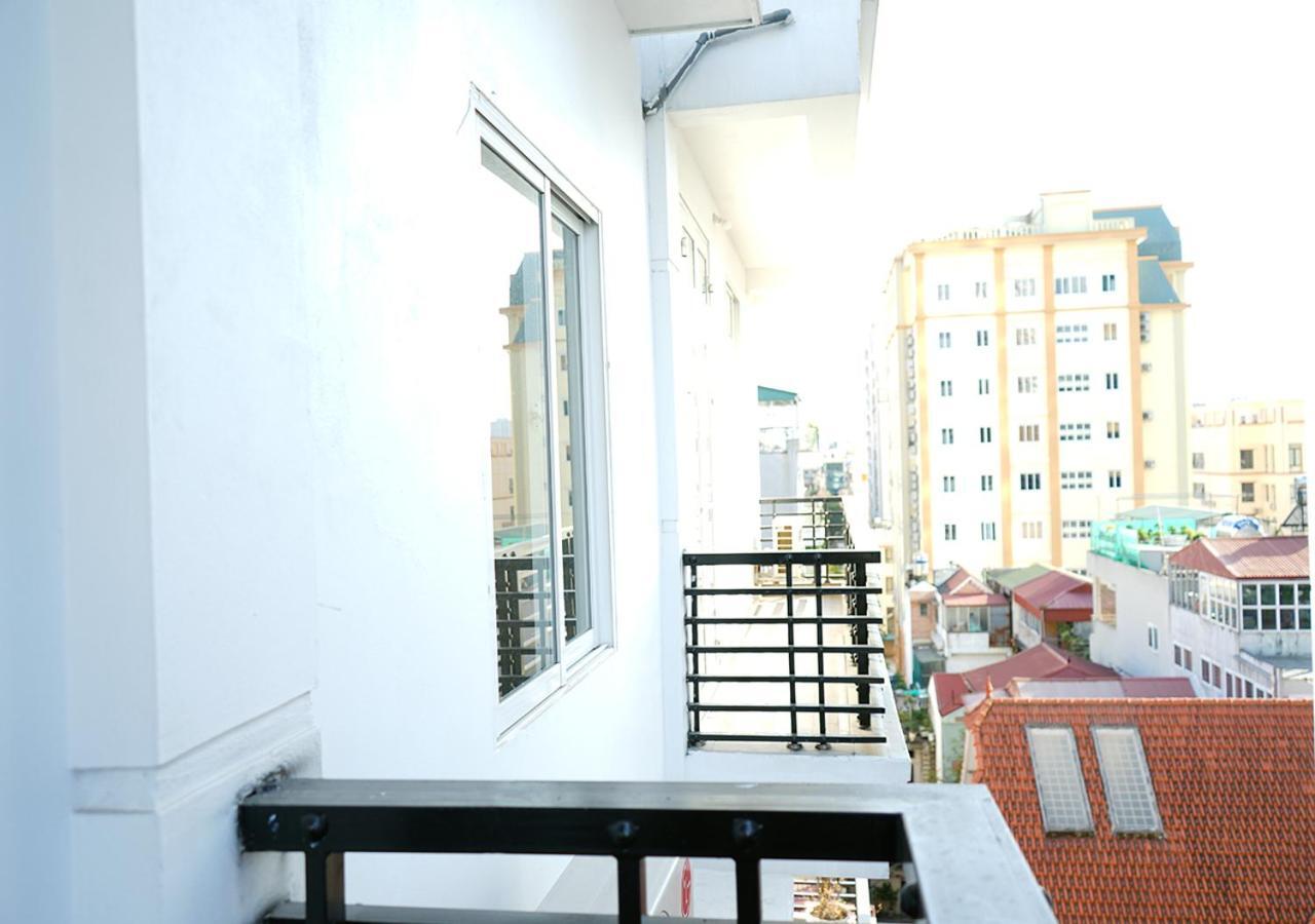 Lyn House - Service Apartment Hoang Quoc Viet Hanoi Exteriör bild